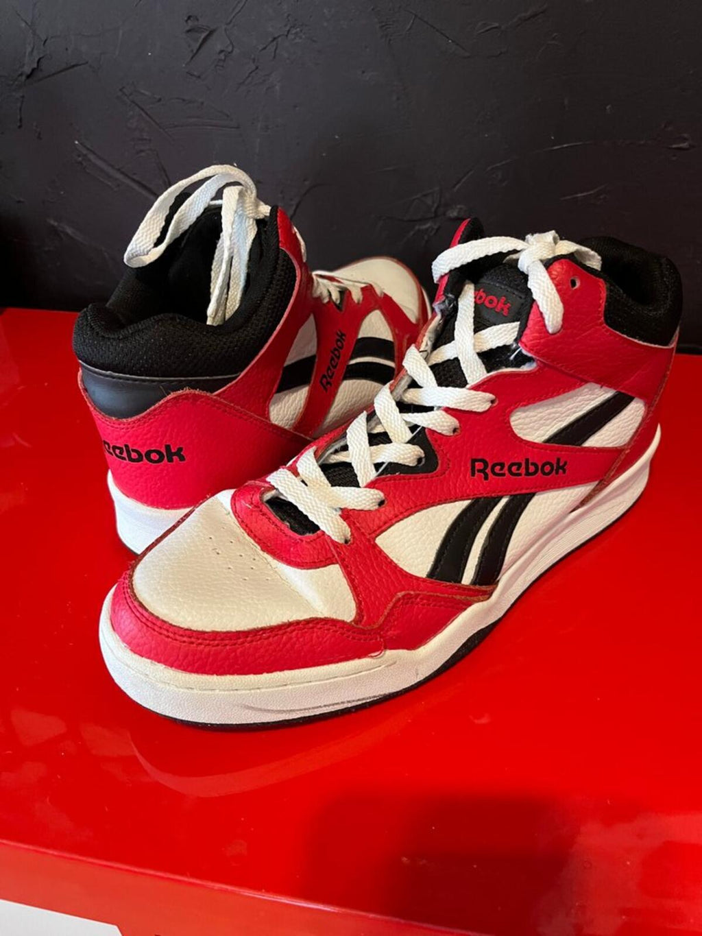 Vintage Reebok High-Top Sneakers SZ 9.5