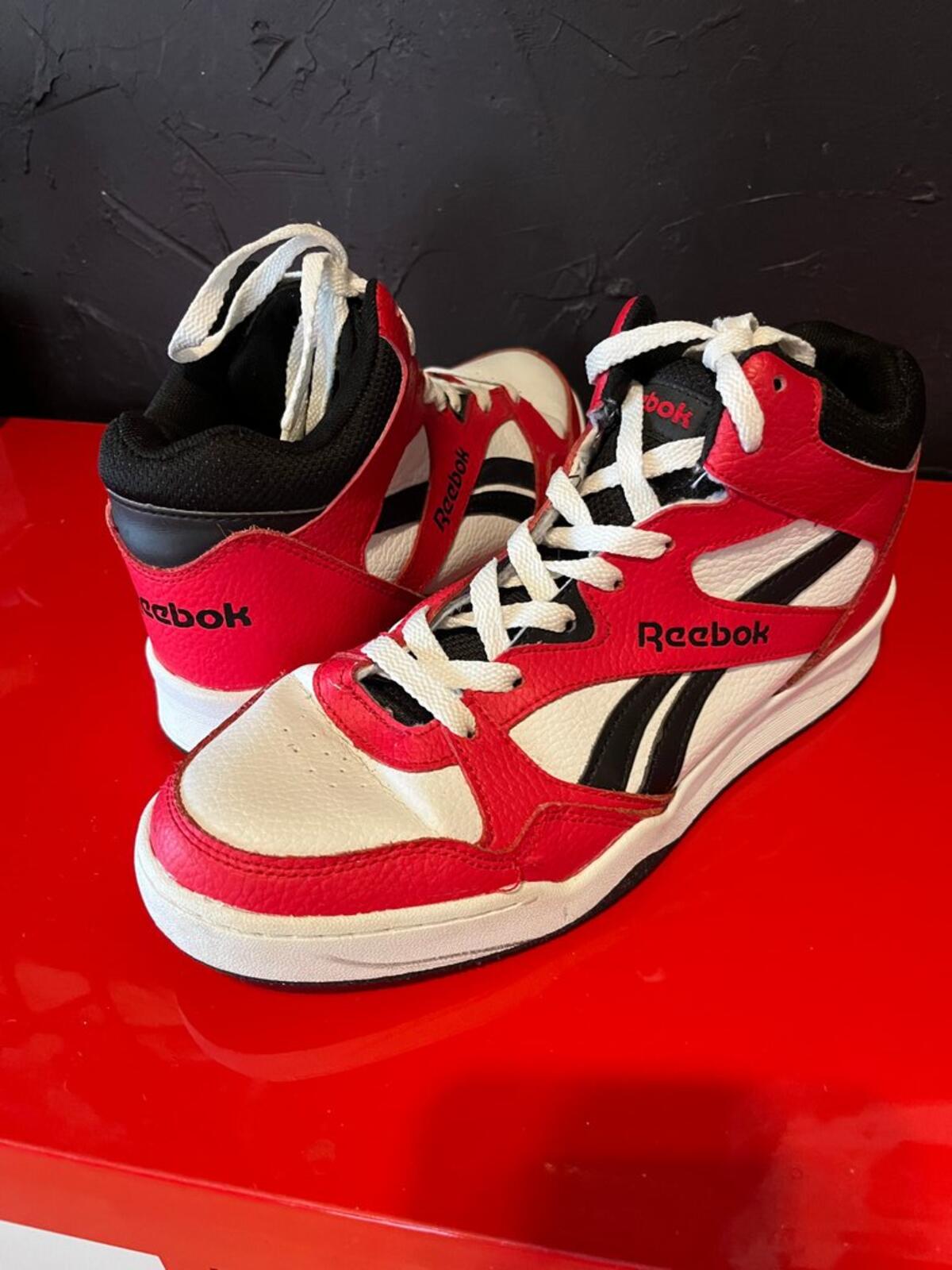 Vintage Reebok High-Top Sneakers SZ 9.5