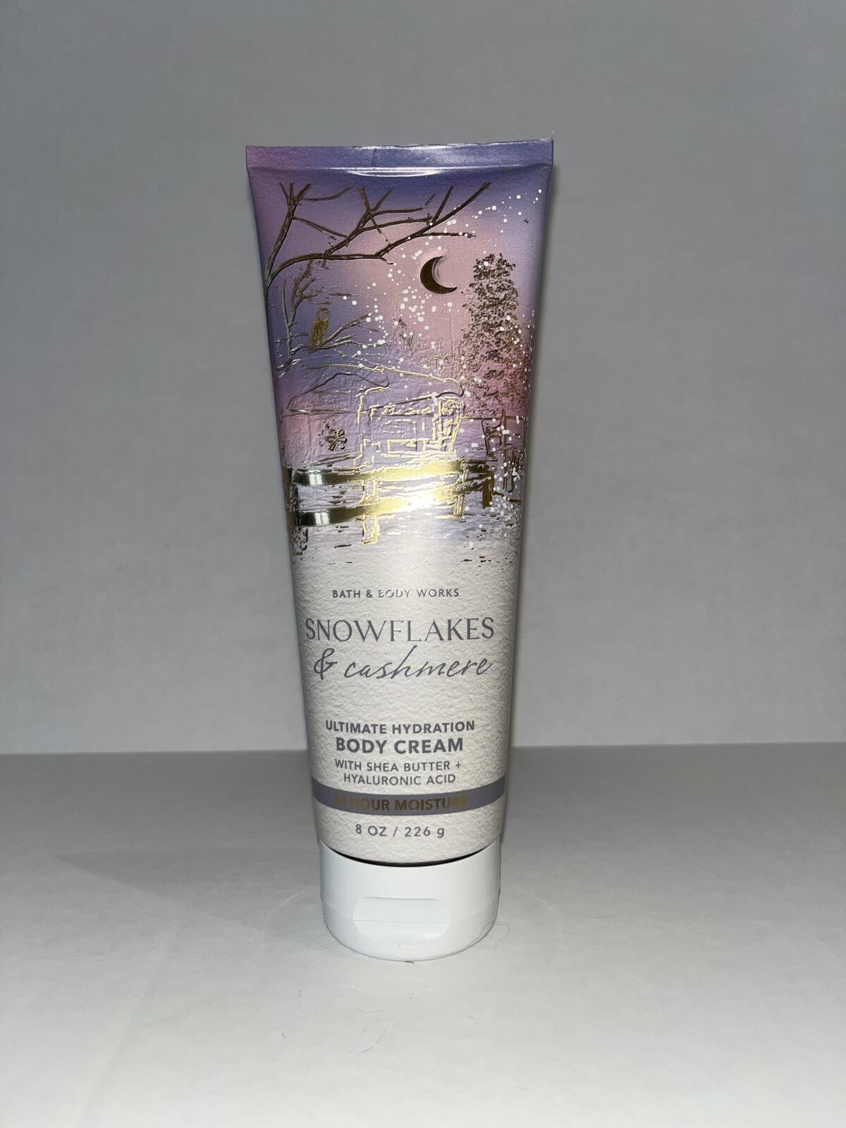 Snowflakes & Cashmere 8oz Bath Body Works