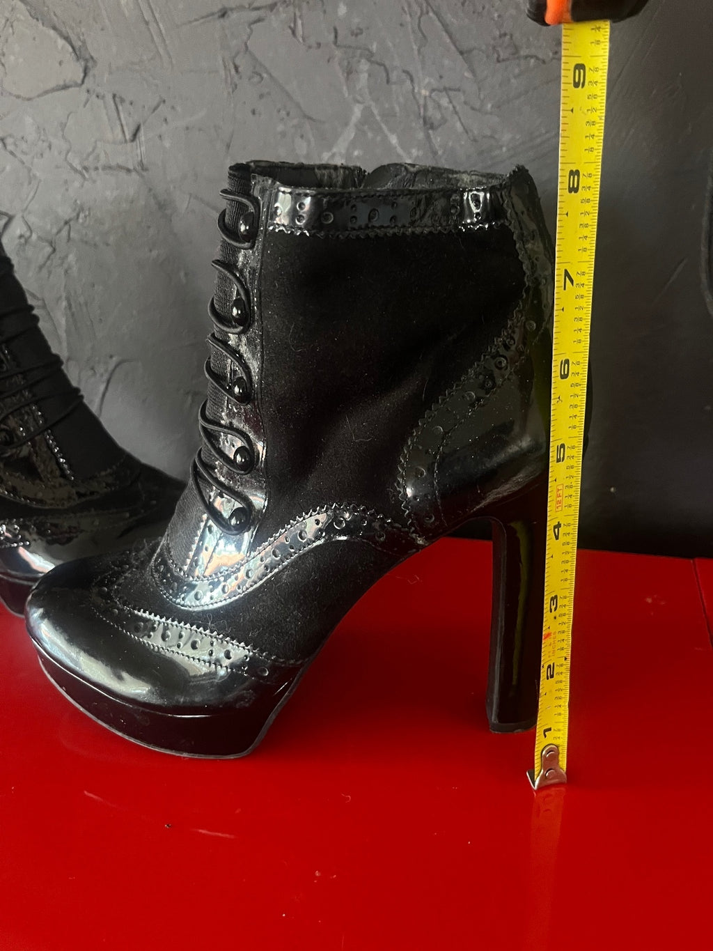 Stylish Ankle Boots by Gianni Bini Size 8M