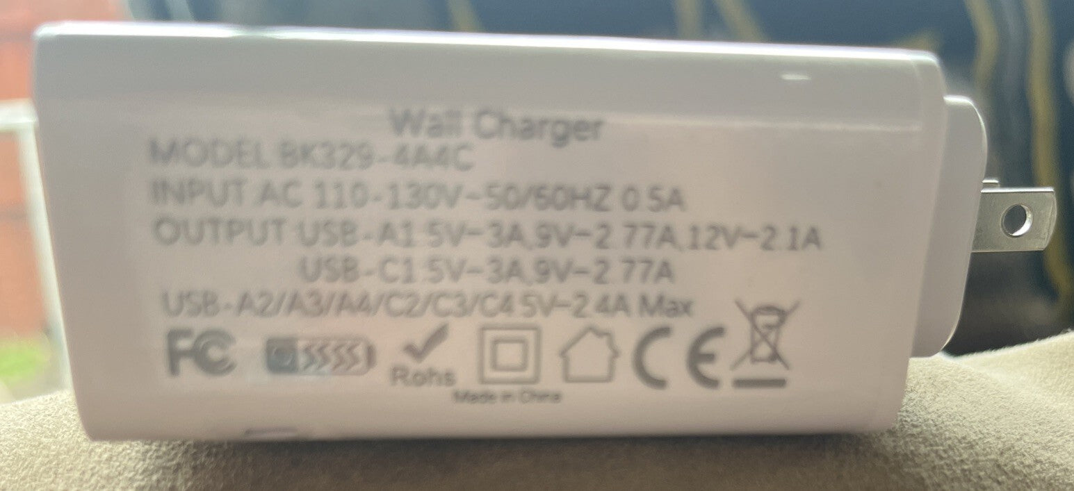 8 Port Quick Charger 4 USB & 4 PD Fast Charging Adaptor. White NIB